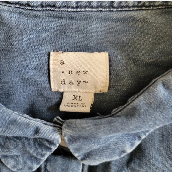 Lot of 5 Womens Shirts XL Blouse Black Denim Ivory Button Up  FLAW - Picture 9 of 12